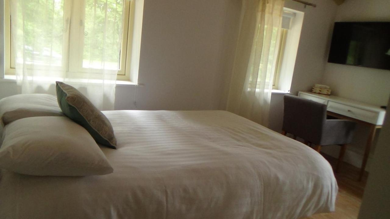 The Kingsley At Eversley ภายนอก รูปภาพ