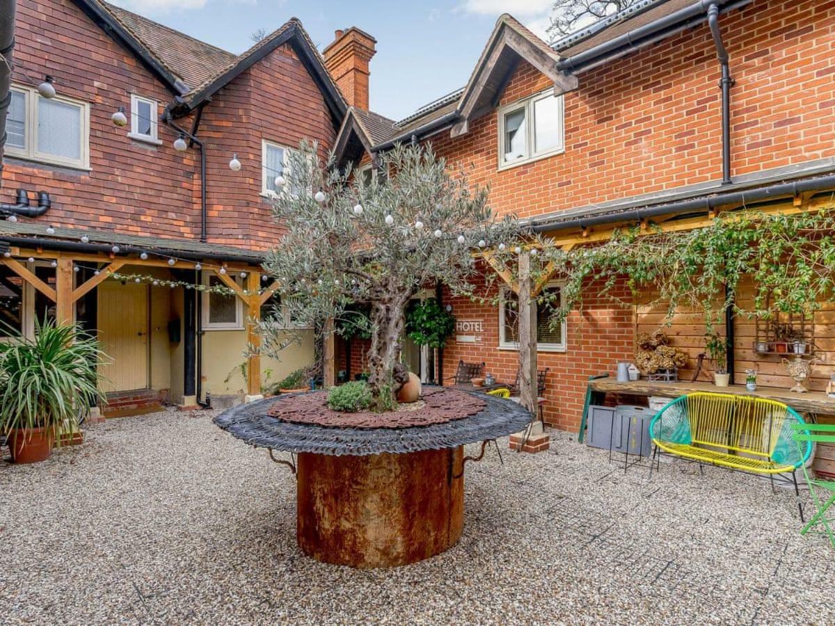 The Kingsley At Eversley ภายนอก รูปภาพ